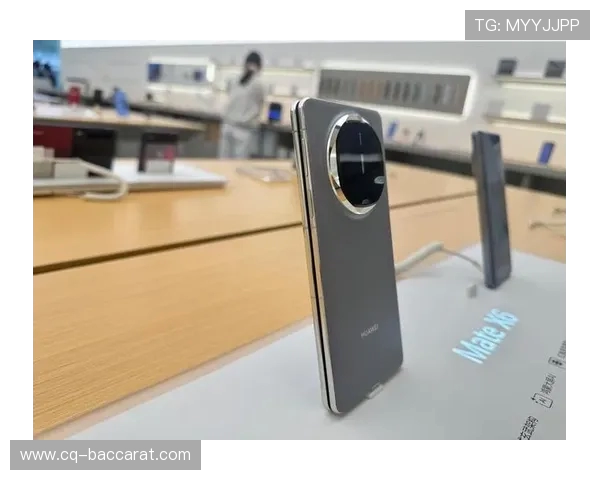 华为X2折叠屏左右分屏功能全新体验 打破游戏限制享受极致沉浸感